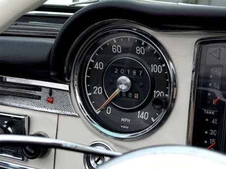 Mercedes-Benz SL Series 230SL Pagoda 56