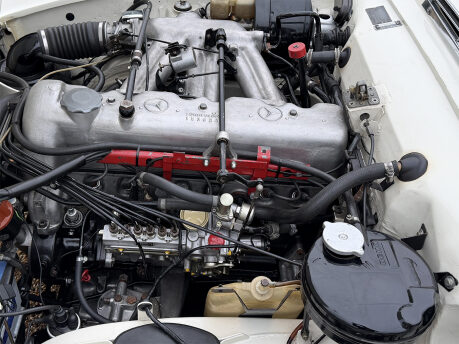 Mercedes-Benz SL Series 230SL Pagoda 71