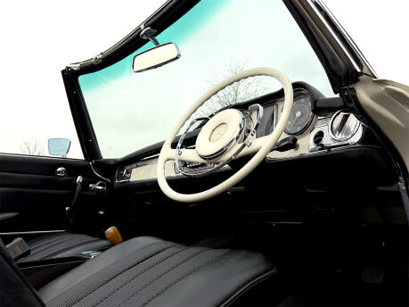 Mercedes-Benz SL Series 230SL Pagoda 46