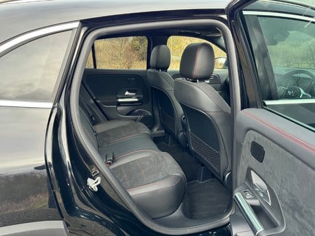 Mercedes-Benz GLA Class GLA 180 AMG Line Premium Plus Auto Petrol PAN ROOF/MEMORY SEATS/PARKTRONIC 23