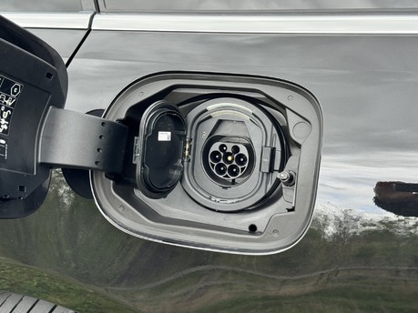Mercedes-Benz C Class C300e AMG Line Premium Plus Estate Auto Petrol Hybrid PAN ROOF/360 CAM/NAV 38
