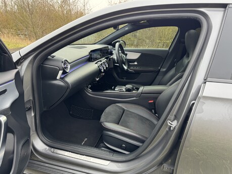 Mercedes-Benz A Class A200 AMG Line Premium Plus Auto Petrol PAN ROOF/MEMORY SEATS/PARKTRONIC 8