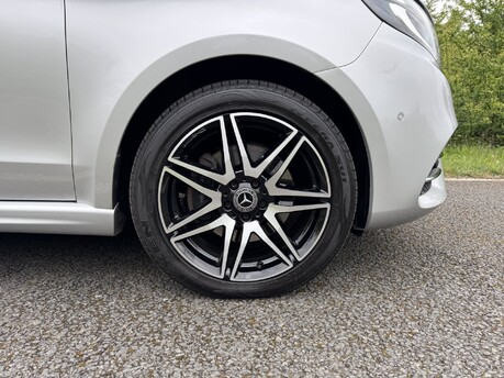 Mercedes-Benz V Class V220 D AMG Line EX-LWB Auto Diesel 8 SEATER/360 CAM/SAT NAV 40