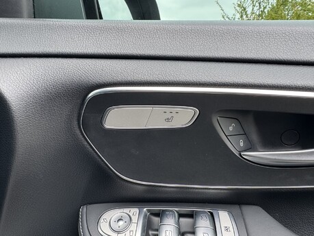 Mercedes-Benz V Class V220 D AMG Line EX-LWB Auto Diesel 8 SEATER/360 CAM/SAT NAV 19