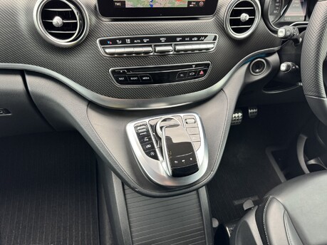 Mercedes-Benz V Class V220 D AMG Line EX-LWB Auto Diesel 8 SEATER/360 CAM/SAT NAV 14