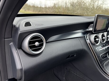 Mercedes-Benz C Class C300 BlueTec Hybrid AMG Line Premium Plus Auto Diesel Hybrid PAN ROOF/NAV 18
