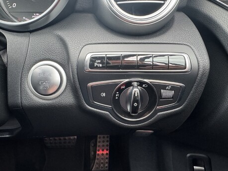 Mercedes-Benz C Class C300 BlueTec Hybrid AMG Line Premium Plus Auto Diesel Hybrid PAN ROOF/NAV 21