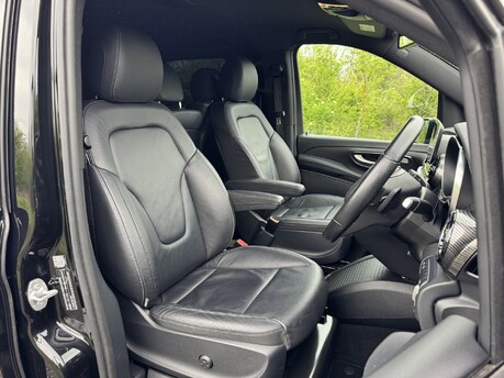 Mercedes-Benz Eqv EQV 300 Sport Premium Auto Electric 7 SEATER/STARLIGHT ROOF/VIP SEATS 16