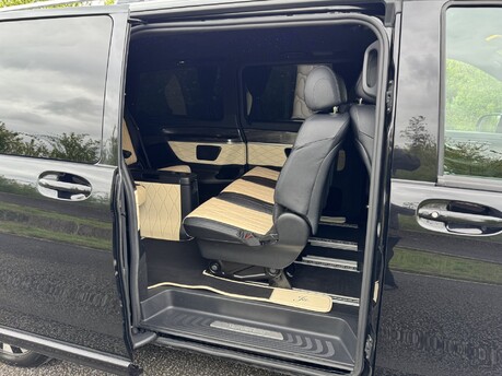 Mercedes-Benz Eqv EQV 300 Sport Premium Auto Electric 7 SEATER/STARLIGHT ROOF/VIP SEATS 6