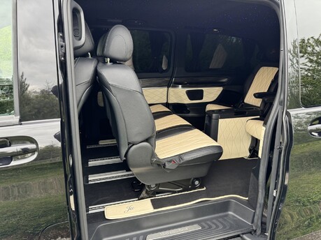 Mercedes-Benz Eqv EQV 300 Sport Premium Auto Electric 7 SEATER/STARLIGHT ROOF/VIP SEATS 8