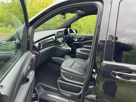 Mercedes-Benz Eqv EQV 300 Sport Premium Auto Electric 7 SEATER/STARLIGHT ROOF/VIP SEATS 18