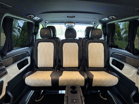 Mercedes-Benz Eqv EQV 300 Sport Premium Auto Electric 7 SEATER/STARLIGHT ROOF/VIP SEATS 2