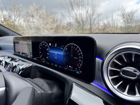 Mercedes-Benz A Class A250e AMG Line Premium Auto Petrol Hybrid 15KWH REVERSE CAM/PARKTRONIC/NAV 19