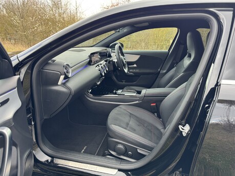 Mercedes-Benz A Class A250e AMG Line Premium Auto Petrol Hybrid 15KWH REVERSE CAM/PARKTRONIC/NAV 8