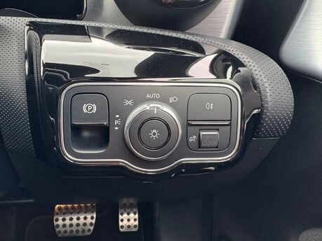 Mercedes-Benz A Class A35 AMG 4Matic Auto Petrol REVERSE CAMERA/SAT NAV 15