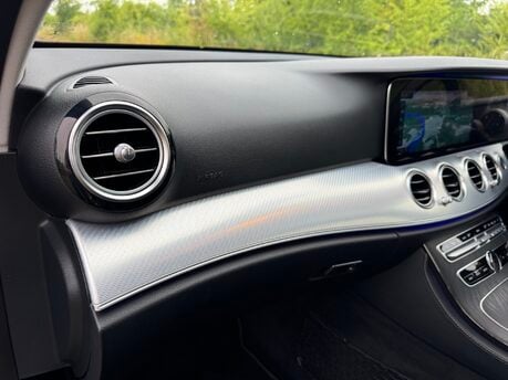 Mercedes-Benz E Class E220 D SE Auto Diesel Estate DIGITAL DASH/PARKTRONIC/LEATHER/SAT NAV 21