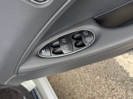 Mercedes-Benz CLS CLS 320 CDI Coupe Auto Diesel PARKTRONIC, COMAND NAV/FULL LEATHER 17