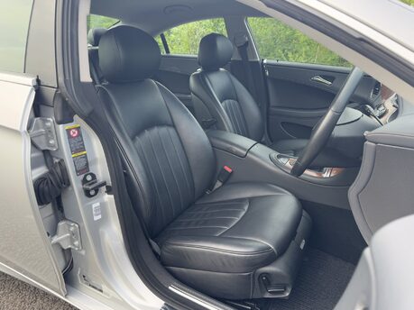 Mercedes-Benz CLS CLS 320 CDI Coupe Auto Diesel PARKTRONIC, COMAND NAV/FULL LEATHER 2