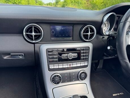 Mercedes-Benz SLK SLK 250 D AMG Sport Convertible Auto Diesel ULEZ COMPLIANT/SATNAV/AIR SCARF 19