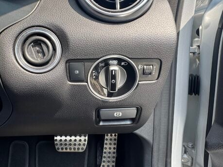 Mercedes-Benz SLK SLK 250 D AMG Sport Convertible Auto Diesel ULEZ COMPLIANT/SATNAV/AIR SCARF 26