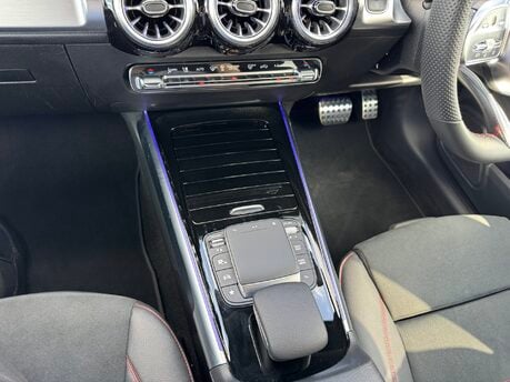 Mercedes-Benz GLB GLB 200 MHEV AMG Line Premium Auto Petrol 7 SEATER/PARKTRONIC/SAT NAV 14
