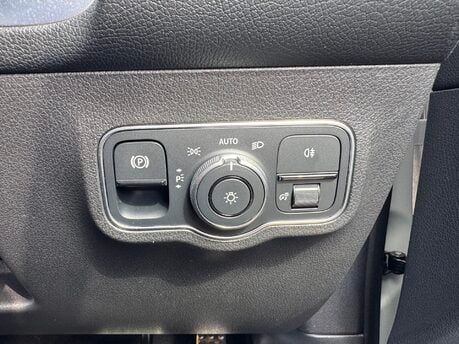 Mercedes-Benz GLB GLB 200 MHEV AMG Line Premium Auto Petrol 7 SEATER/PARKTRONIC/SAT NAV 21