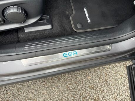 Mercedes-Benz EQA EQA 250 66KWH AMG Line Premium Auto Electric PAN ROOF/PARKTRONIC/SAT NAV 24