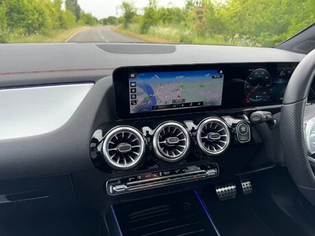 Mercedes-Benz EQA EQA 250 66KWH AMG Line Premium Auto Electric PAN ROOF/PARKTRONIC/SAT NAV 10