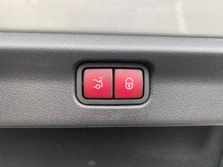 Mercedes-Benz EQE EQE 300 AMG Line Premium 90 KWH Auto Electric PAN ROOF/DISTRONIC PRO/SATNAV 32