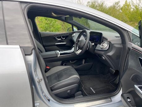 Mercedes-Benz EQE EQE 300 AMG Line Premium 90 KWH Auto Electric PAN ROOF/DISTRONIC PRO/SATNAV 6