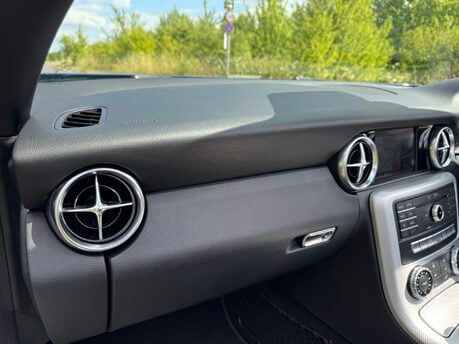 Mercedes-Benz SLC SLC 200 AMG Line Convertible Manual LEATHER/SAT NAV/REVERSE CAMERA 23