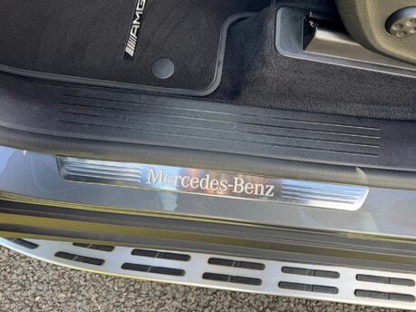 Mercedes-Benz GLE GLE 300D 4Matic AMG Line Premium Plus Auto Diesel 7 SEATER/PAN ROOF/360 CAM 22