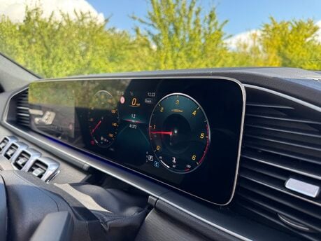 Mercedes-Benz GLE GLE 300D 4Matic AMG Line Premium Plus Auto Diesel 7 SEATER/PAN ROOF/360 CAM 24