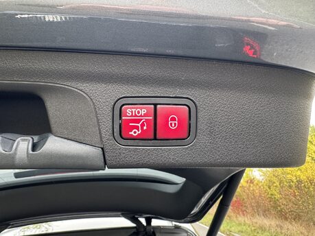 Mercedes-Benz GLE GLE 300D 4Matic AMG Line Premium Plus Auto Diesel 7 SEATER/PAN ROOF/360 CAM 36