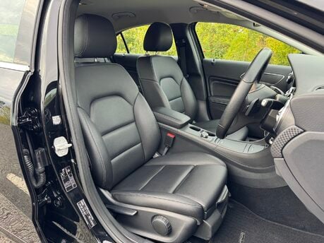 Mercedes-Benz A Class A180 Sport Premium Auto Petrol PARKTRONIC/CAMERA/SAT NAV 3