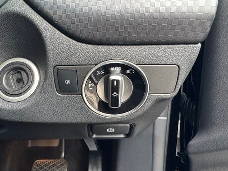 Mercedes-Benz A Class A180 Sport Premium Auto Petrol PARKTRONIC/CAMERA/SAT NAV 18