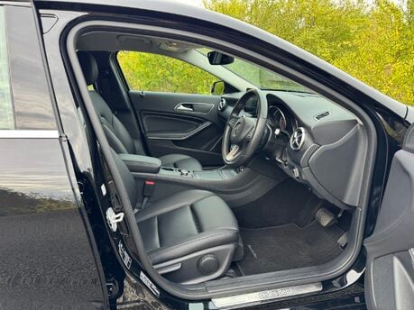 Mercedes-Benz A Class A180 Sport Premium Auto Petrol PARKTRONIC/CAMERA/SAT NAV 6