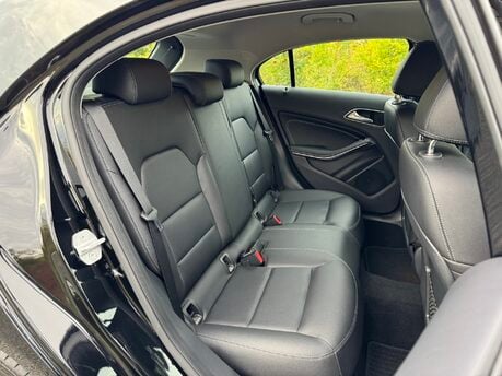Mercedes-Benz A Class A180 Sport Premium Auto Petrol PARKTRONIC/CAMERA/SAT NAV 22