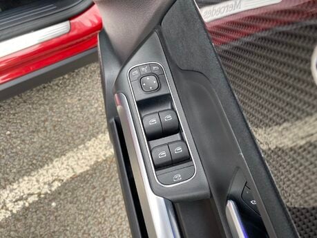 Mercedes-Benz GLB GLB 220D 4Matic AMG Line Premium Auto Diesel 7 SEATER/PARKTRONIC/SAT NAV 16