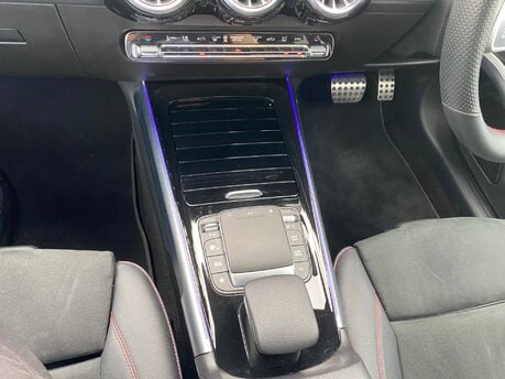 Mercedes-Benz GLB GLB 220D 4Matic AMG Line Premium Auto Diesel 7 SEATER/PARKTRONIC/SAT NAV 13