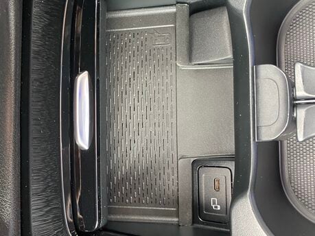Mercedes-Benz GLB GLB 220D 4Matic AMG Line Premium Auto Diesel 7 SEATER/PARKTRONIC/SAT NAV 14