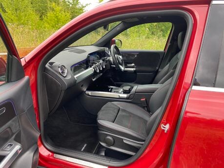Mercedes-Benz GLB GLB 220D 4Matic AMG Line Premium Auto Diesel 7 SEATER/PARKTRONIC/SAT NAV 7