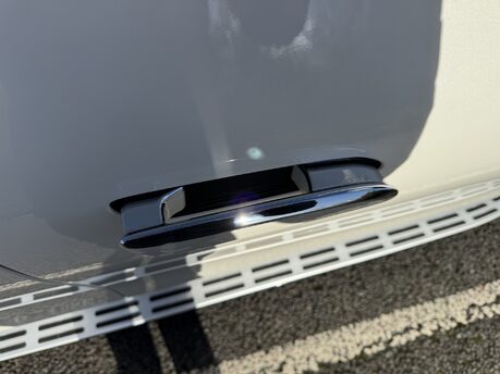 Mercedes-Benz EQS EQS 450 4Matic AMG Line Premium Plus 108KWH Electric Auto 7 SEATER/PAN ROOF 49