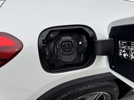 Mercedes-Benz GLA Class GLA 250e Exclusive Edition Premium Auto Petrol Hybrid PHEV 15KWH PARKTRONIC 32