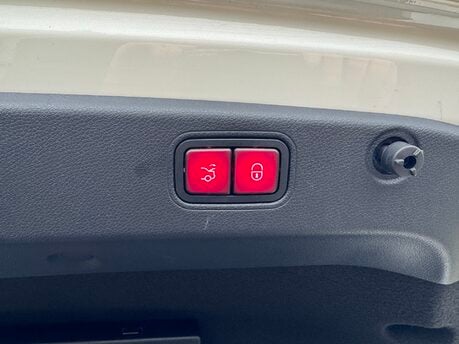 Mercedes-Benz CLS CLS 400D 4M AMG Line Premium Plus Auto Diesel SUNROOF/360 CAM/MEMORY SEATS 29