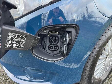 Mercedes-Benz eVito Tourer Premium L3 Auto Electric 9 Seater 100 KWH EX-LWB/PARKTRONIC 35