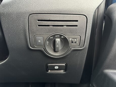 Mercedes-Benz eVito Tourer Premium L3 Auto Electric 9 Seater 100 KWH EX-LWB/PARKTRONIC 18