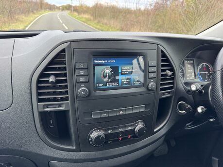 Mercedes-Benz eVito Tourer Premium L3 Auto Electric 9 Seater 100 KWH EX-LWB/PARKTRONIC 3