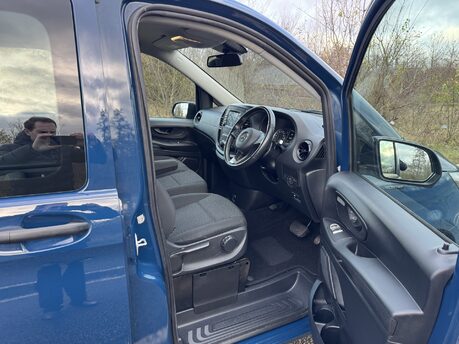 Mercedes-Benz eVito Tourer Premium L3 Auto Electric 9 Seater 100 KWH EX-LWB/PARKTRONIC 6