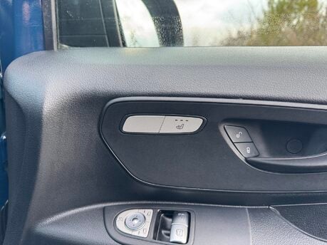 Mercedes-Benz eVito Tourer Premium L3 Auto Electric 9 Seater 100 KWH EX-LWB/PARKTRONIC 16